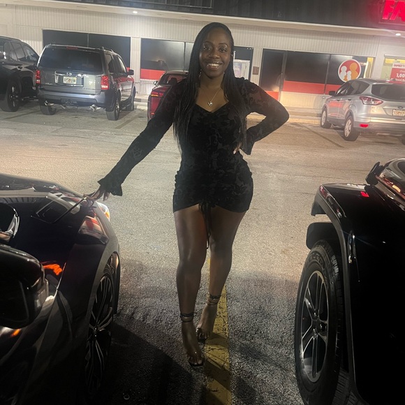 Plush Black Dress with velvet detail, v-neck and ruffled sleeves - Picture 1 of 2